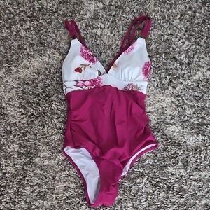 NWT Cupshe Pink and White Floral One Piece Swimsuit